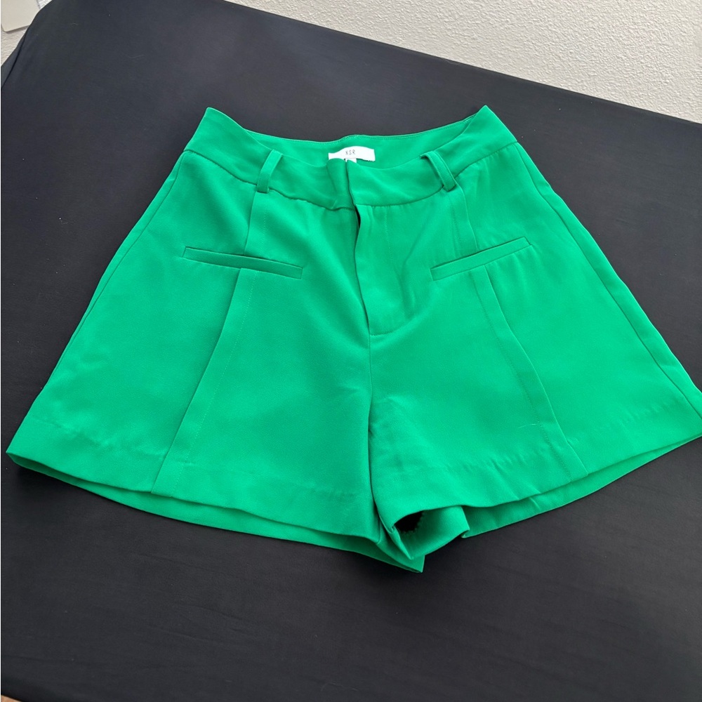 NWOT Gorgeous NSR Women's Green Shorts, Size Small.